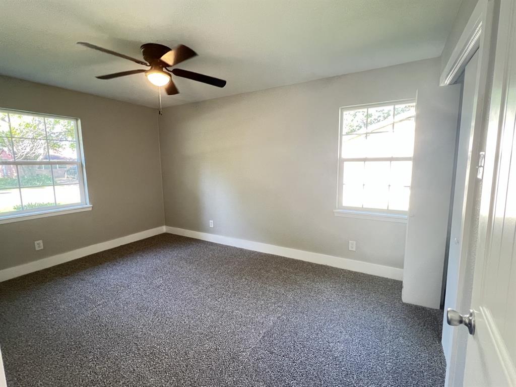 302 Glen Oaks Road Bonham, TX 75418 - Photo 15 of 17