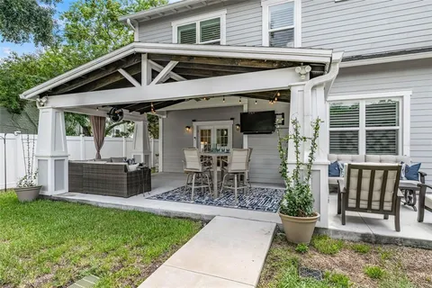 wooden floor in an empty room with wooden floor