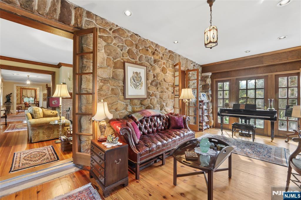 105 Rensselaer Road Essex Fells, NJ 07021 - Photo 16 of 50 Gallery Image 16
