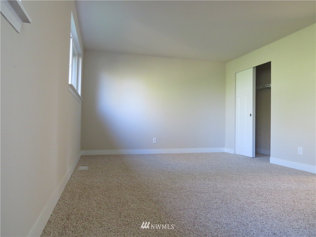 10430 Southeast 194th Place Renton, WA 98055 - Photo 11 of 25 Gallery Image 11