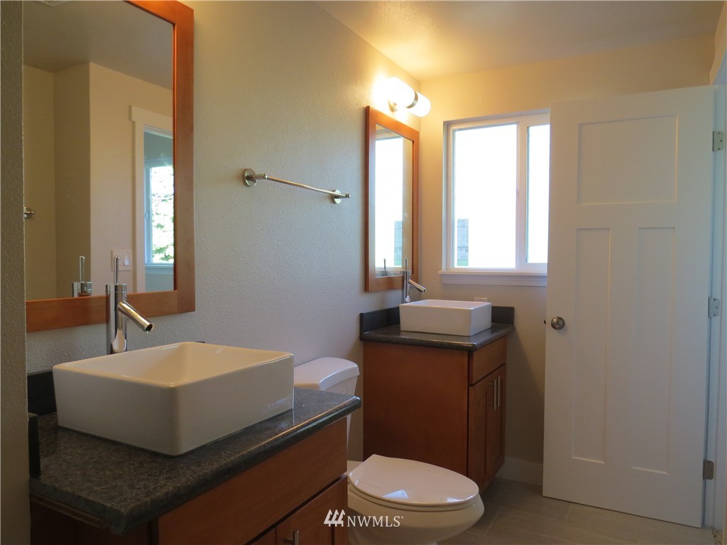 10430 Southeast 194th Place Renton, WA 98055 - Photo 14 of 25 Gallery Image 14