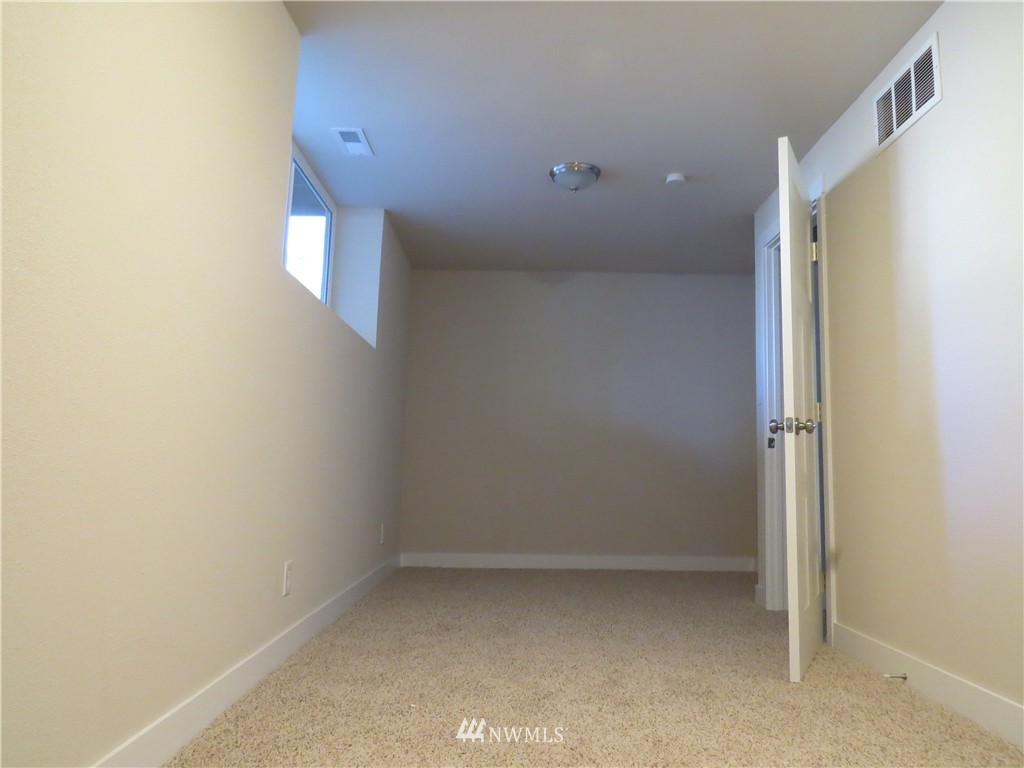 10430 Southeast 194th Place Renton, WA 98055 - Photo 17 of 25 Gallery Image 17