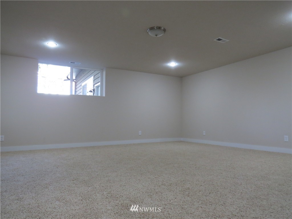 10430 Southeast 194th Place Renton, WA 98055 - Photo 18 of 25 Gallery Image 18