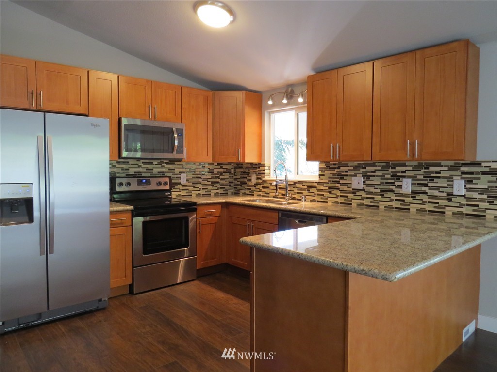 10430 Southeast 194th Place Renton, WA 98055 - Photo 6 of 25 Gallery Image 6