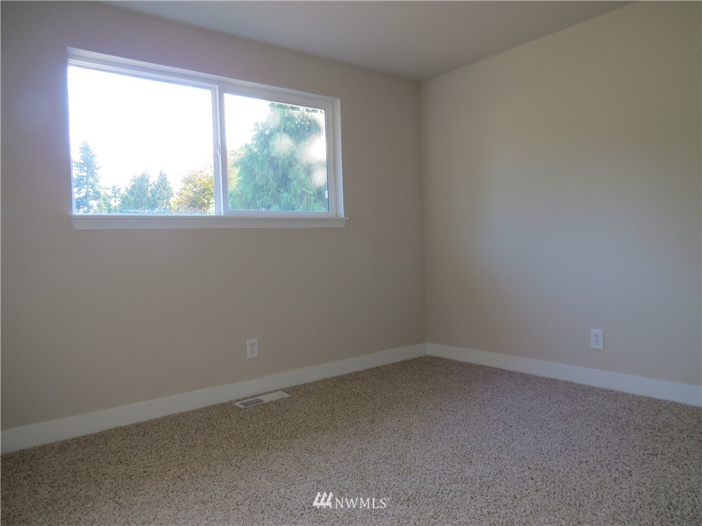 10430 Southeast 194th Place Renton, WA 98055 - Photo 9 of 25 Gallery Image 9