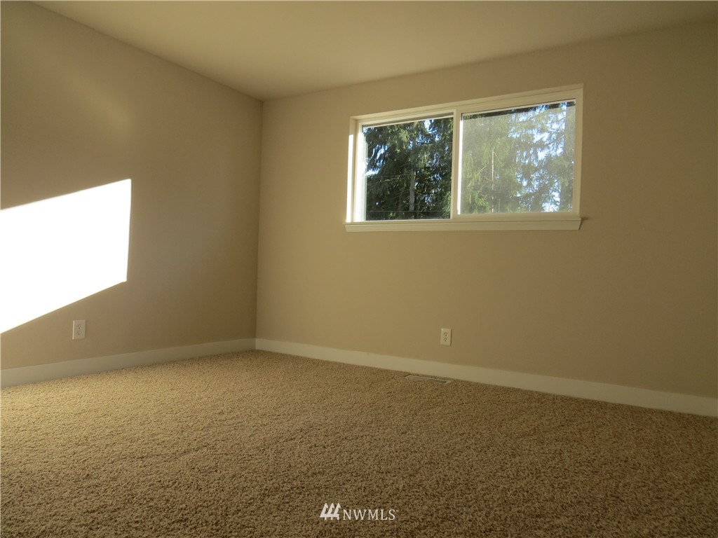 10430 Southeast 194th Place Renton, WA 98055 - Photo 10 of 25 Gallery Image 10