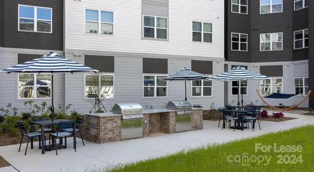 $1,561 | 8424 North Tryon Street, Unit B1, Charlotte, NC 28262