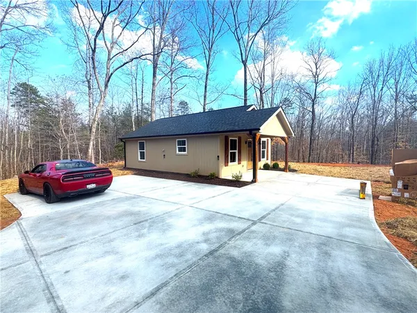 $229,000 | 565 Whippoorwill Lane, West Union, SC 29696