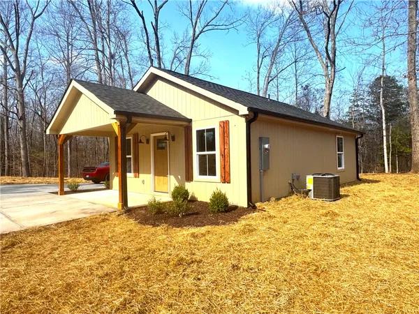 $229,000 | 565 Whippoorwill Lane, West Union, SC 29696