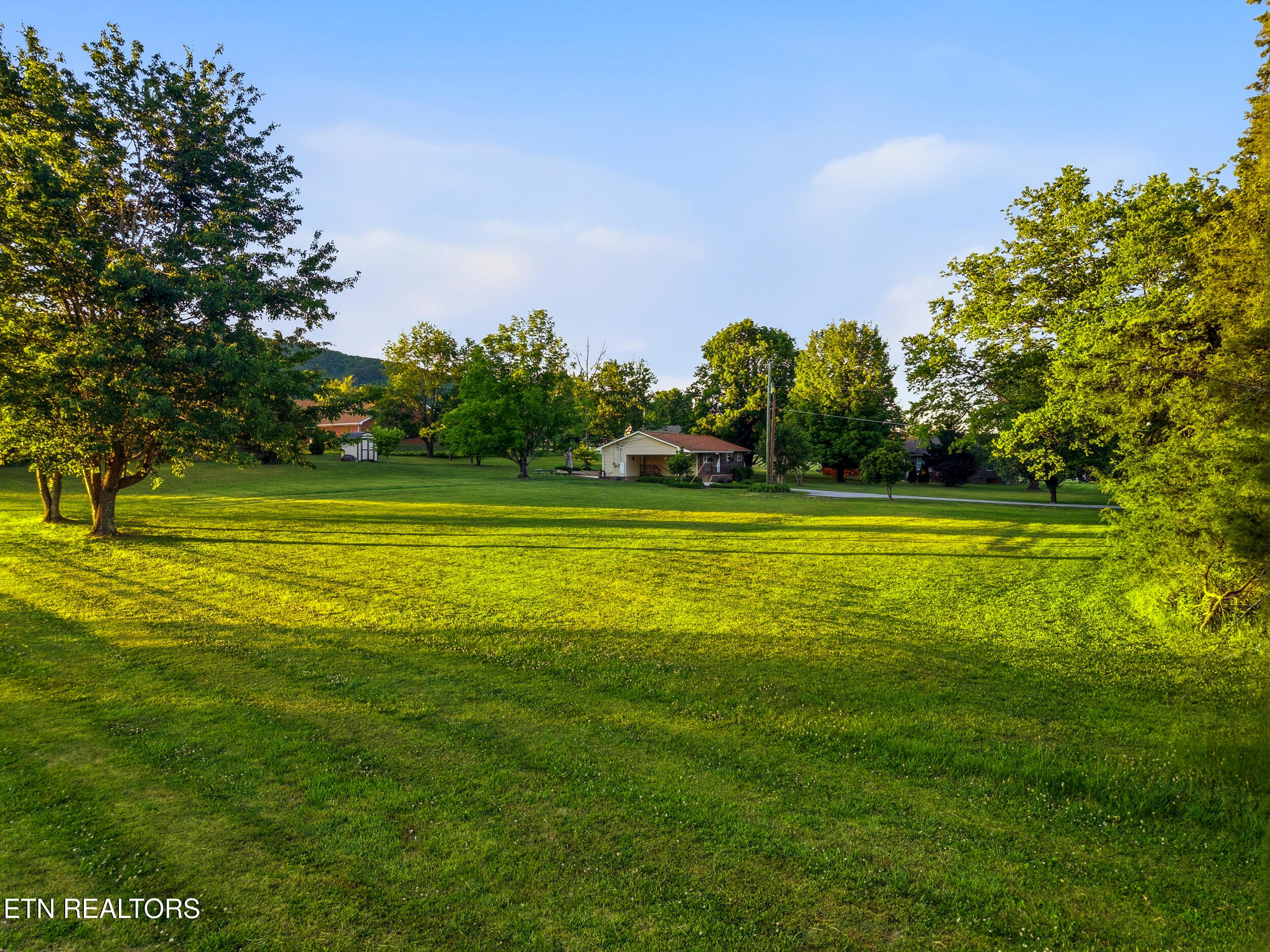 819 Rutledge Pike Blaine, TN 37709 - Photo 38 of 40 6_819_rutledge_pike_0017
