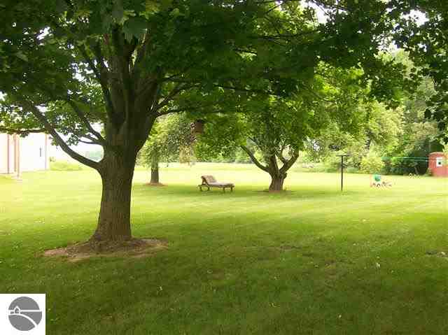 3245 East River Road Mount Pleasant, MI 48858 - Photo 27 of 29 1747332-26.JPG