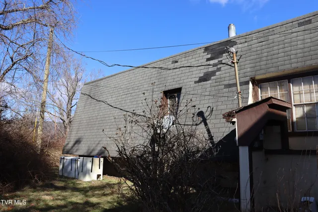 $139,000 | 154 Old Stone Drive, Clintwood, VA 24228