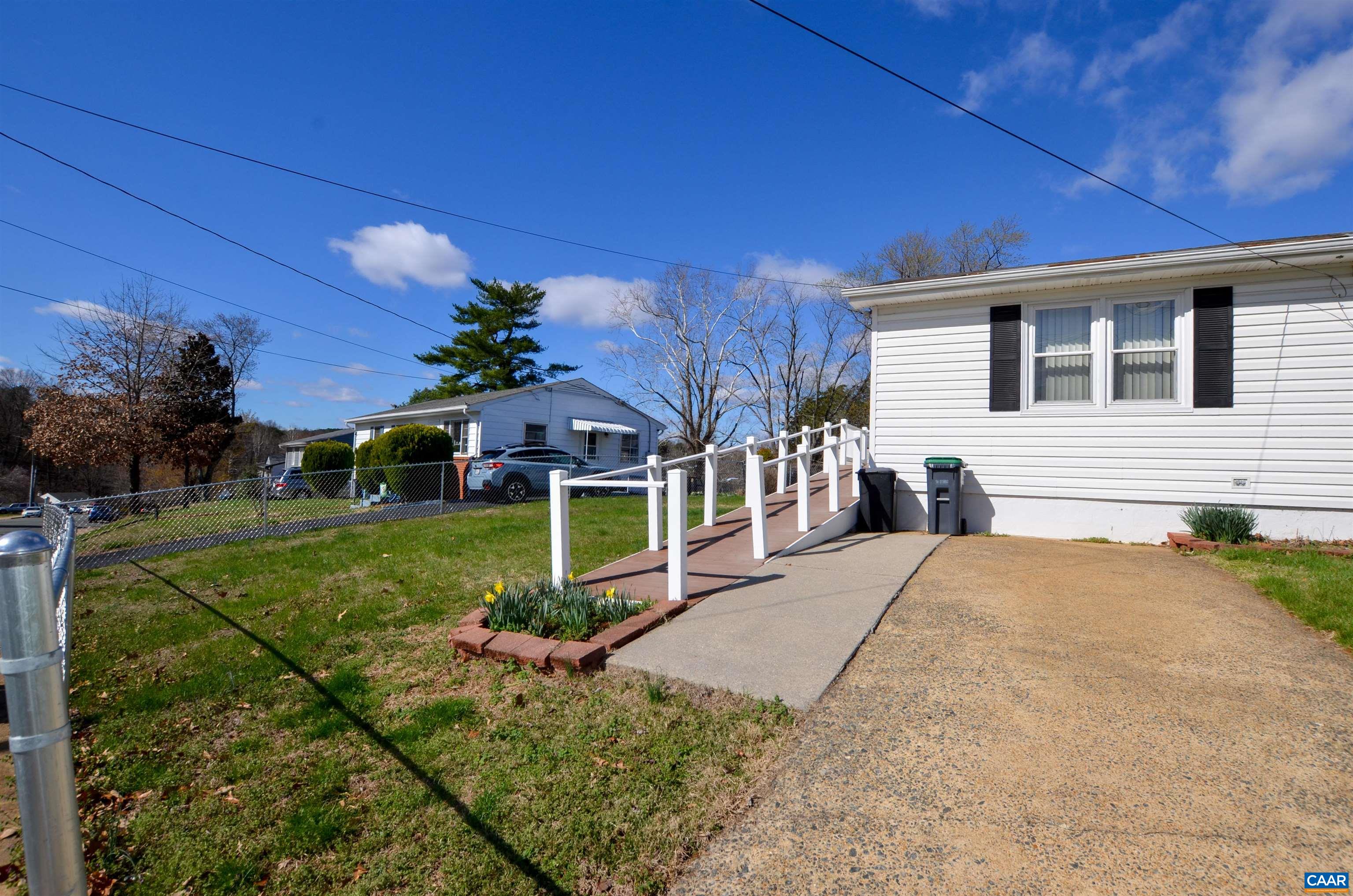 1646 Meridian Street Charlottesville, VA 22902 - Photo 3 of 40