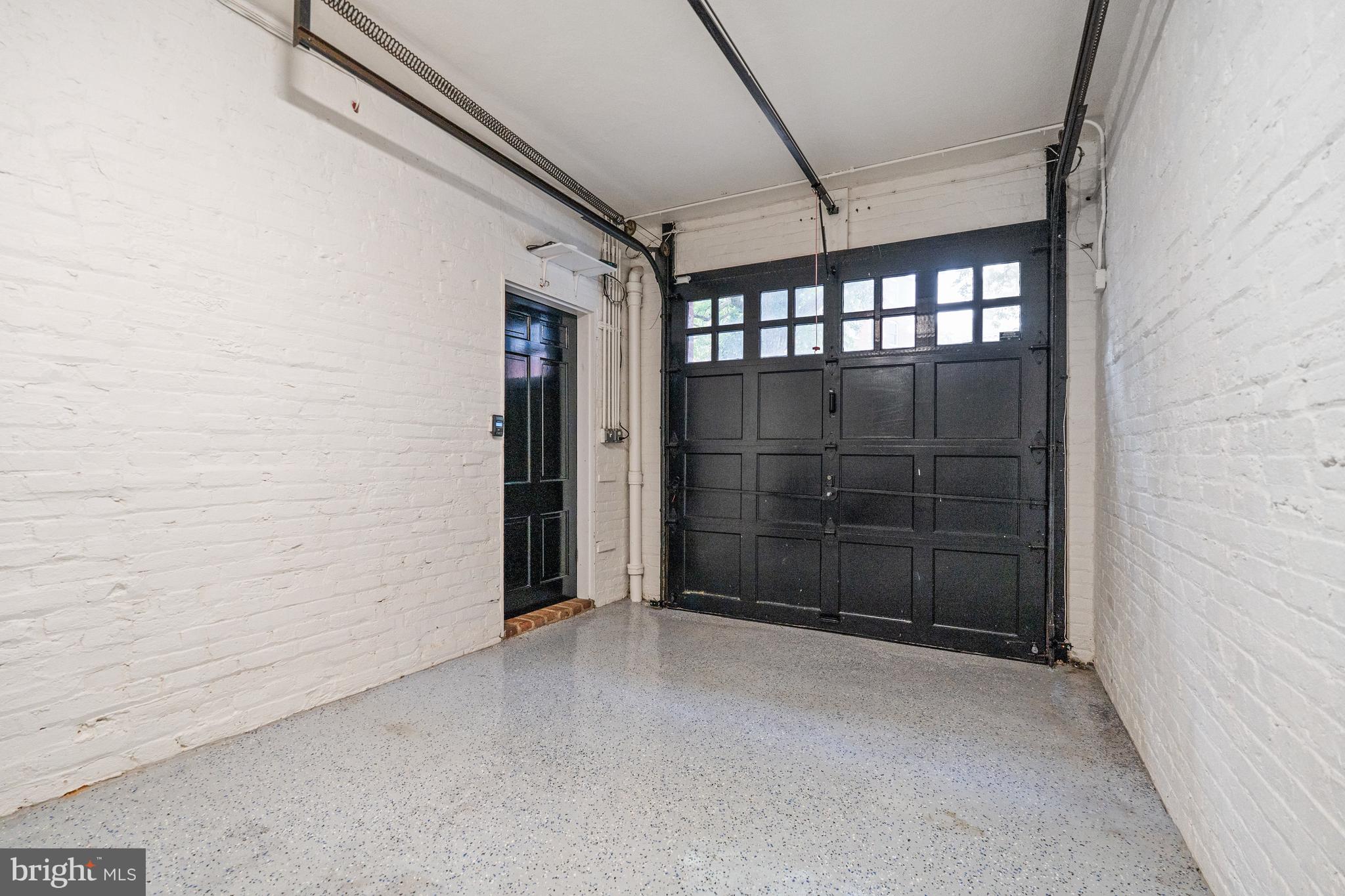 1671 31st Street Northwest Washington, DC 20007 - Photo 26 of 27 a view of entryway