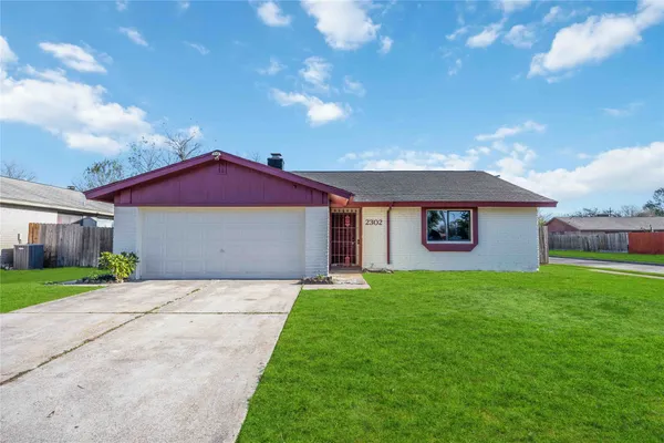 $229,990 | 2302 Green Knoll Drive, Houston, TX 77067