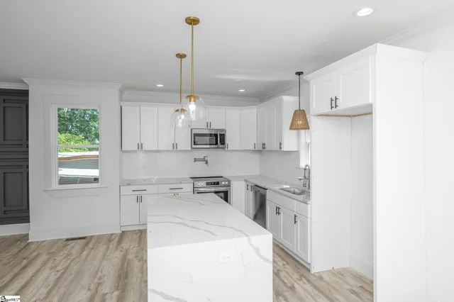 $379,900 | 305 Valley Street, Greenville, SC 29611