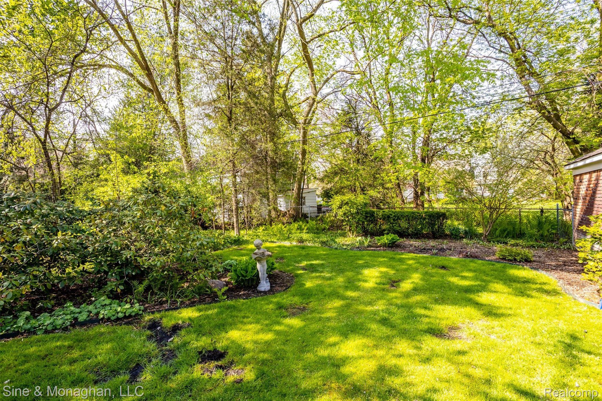 1009 Audubon Road Grosse Pointe, MI 48230 - Photo 48 of 69 1009 Audubon May S005.jpg