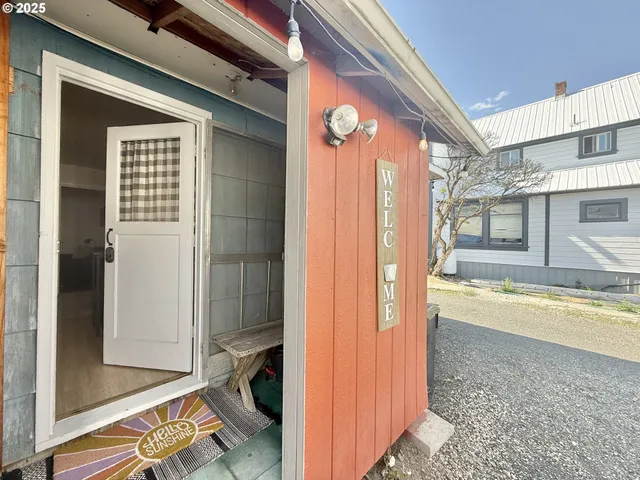 $175,000 | 173 North Canyon Boulevard, John Day, OR 97845