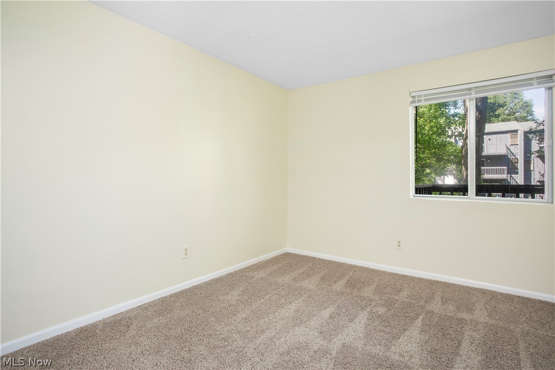 4750 Oak Point Road, Unit 104 Lorain, OH 44053 - Photo 16 of 34 Second Bedroom