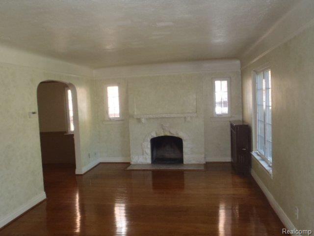 1613 Newcastle Road Grosse Pointe, MI 48236 - Photo 3 of 9 P9190740.JPG