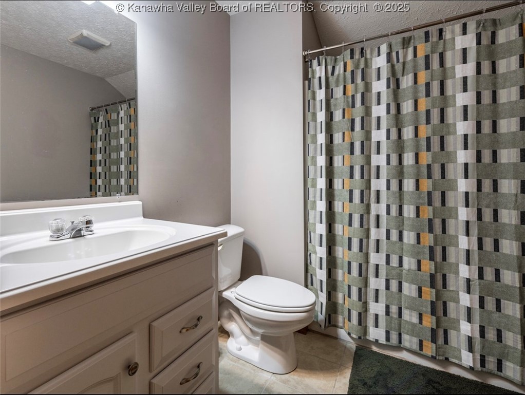 123 Baker Drive Winfield, WV 25213 - Photo 19 of 25 Upper level bathroom