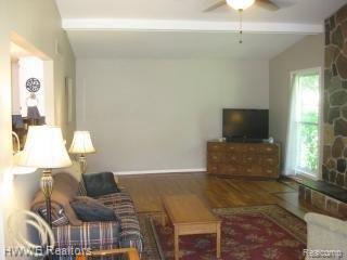 1874 Bromley Lane Rochester, MI 48306 - Photo 11 of 22 Great Room