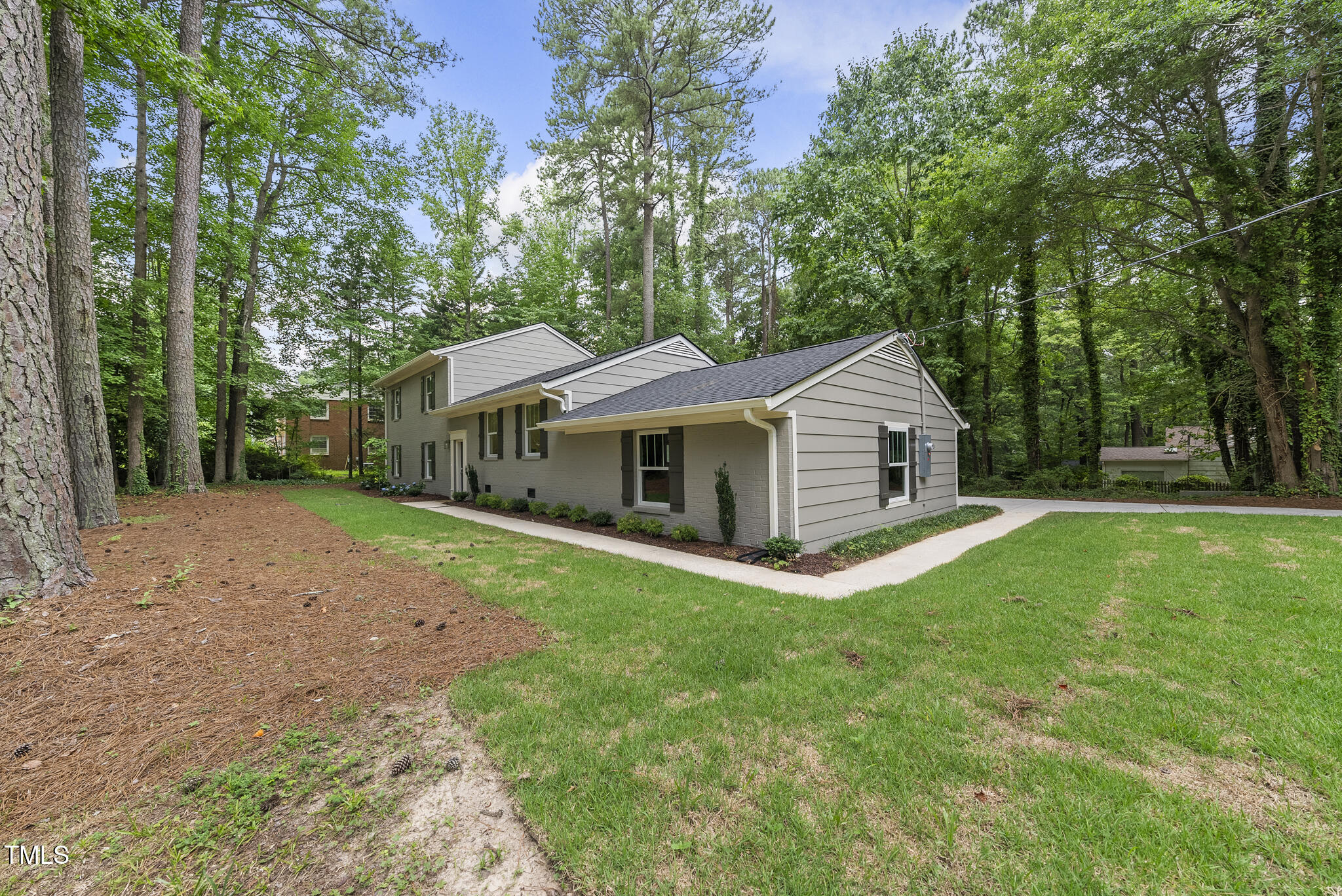 4301 Azalea Drive Raleigh, NC 27612 - Photo 4 of 38 DSC07786