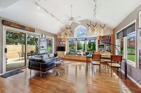 $897,000 | 631 Fern Court, Elmhurst, IL 60126