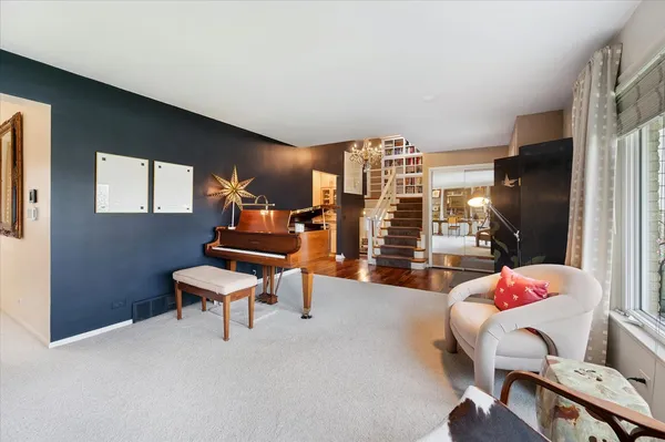 $897,000 | 631 Fern Court, Elmhurst, IL 60126