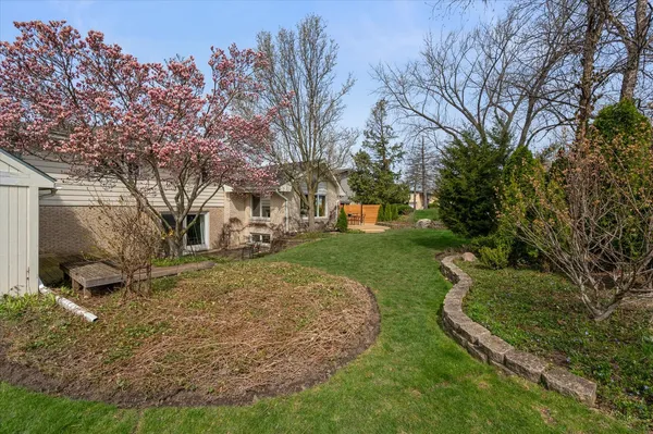 $897,000 | 631 Fern Court, Elmhurst, IL 60126