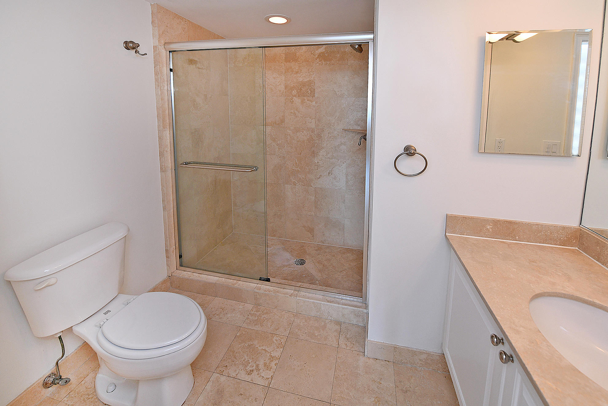 99 Southeast Mizner Boulevard, Unit 315 Boca Raton, FL 33432 - Photo 17 of 49 Guest Bathroom