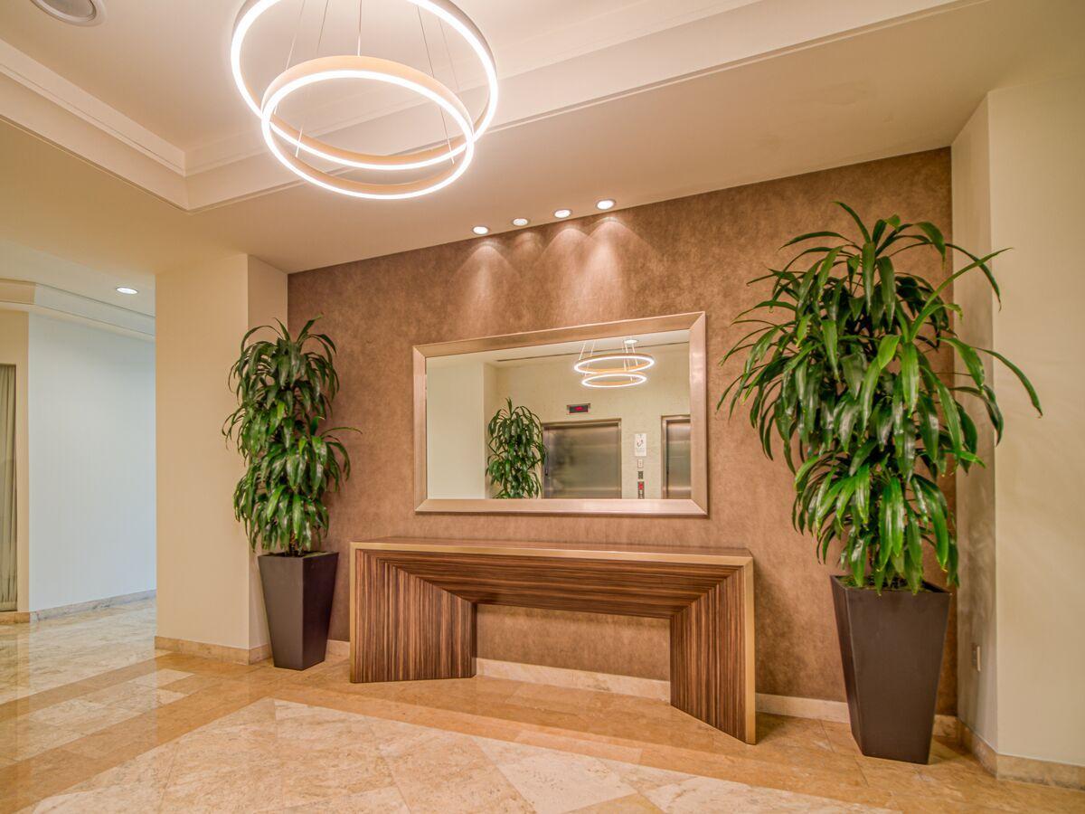 99 Southeast Mizner Boulevard, Unit 315 Boca Raton, FL 33432 - Photo 30 of 49 Lobby