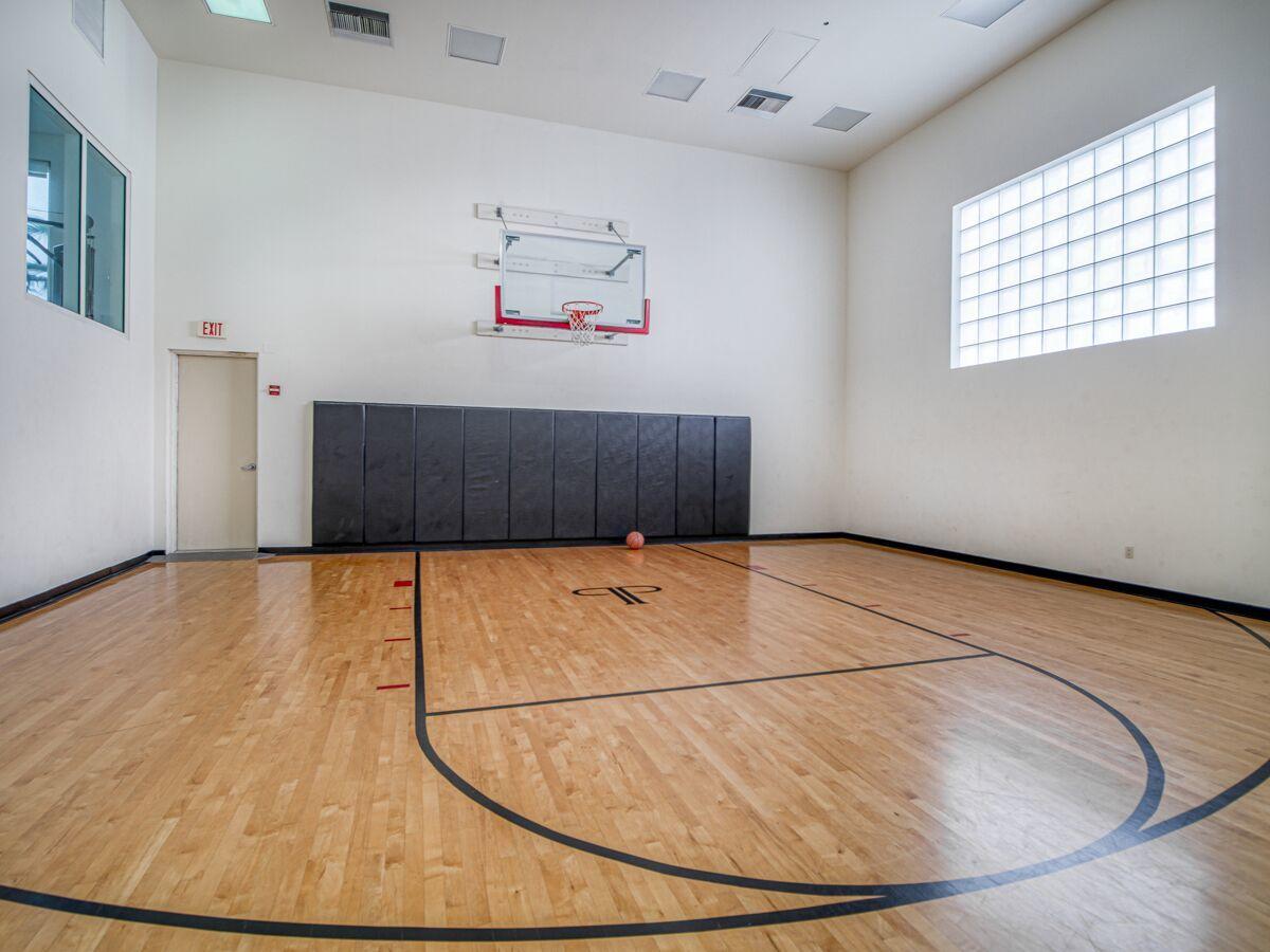 99 Southeast Mizner Boulevard, Unit 315 Boca Raton, FL 33432 - Photo 32 of 49 Basketball
