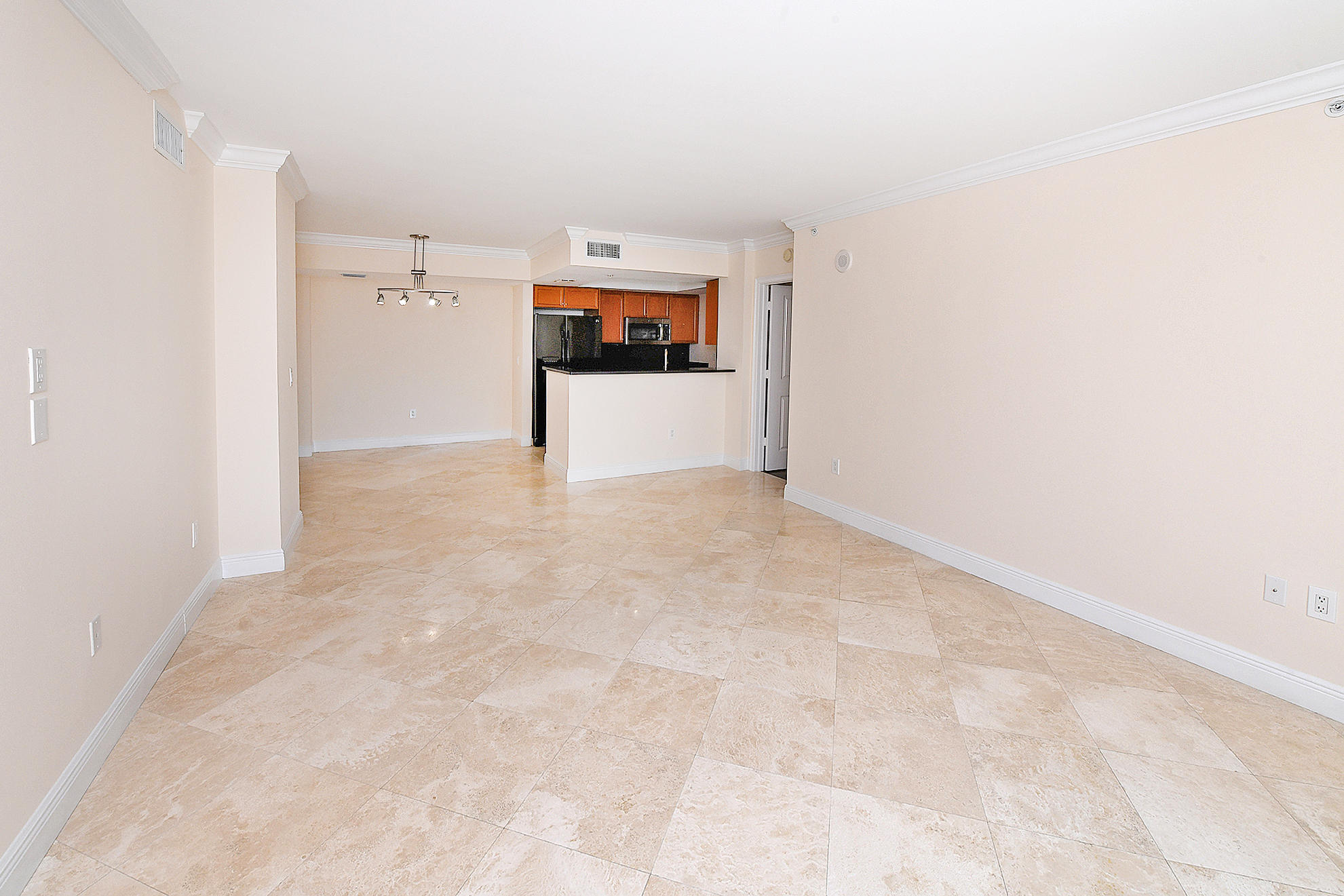99 Southeast Mizner Boulevard, Unit 315 Boca Raton, FL 33432 - Photo 8 of 49 Spacious Living Area