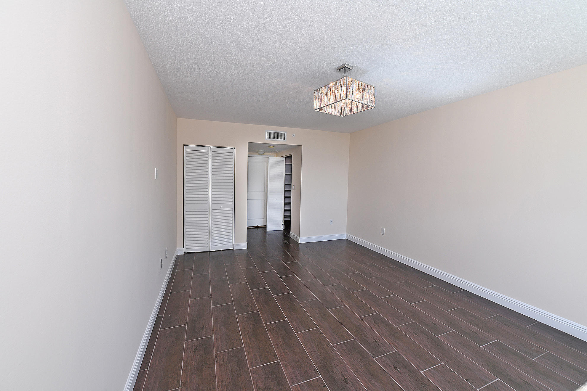 99 Southeast Mizner Boulevard, Unit 315 Boca Raton, FL 33432 - Photo 10 of 49 Main Bedroom