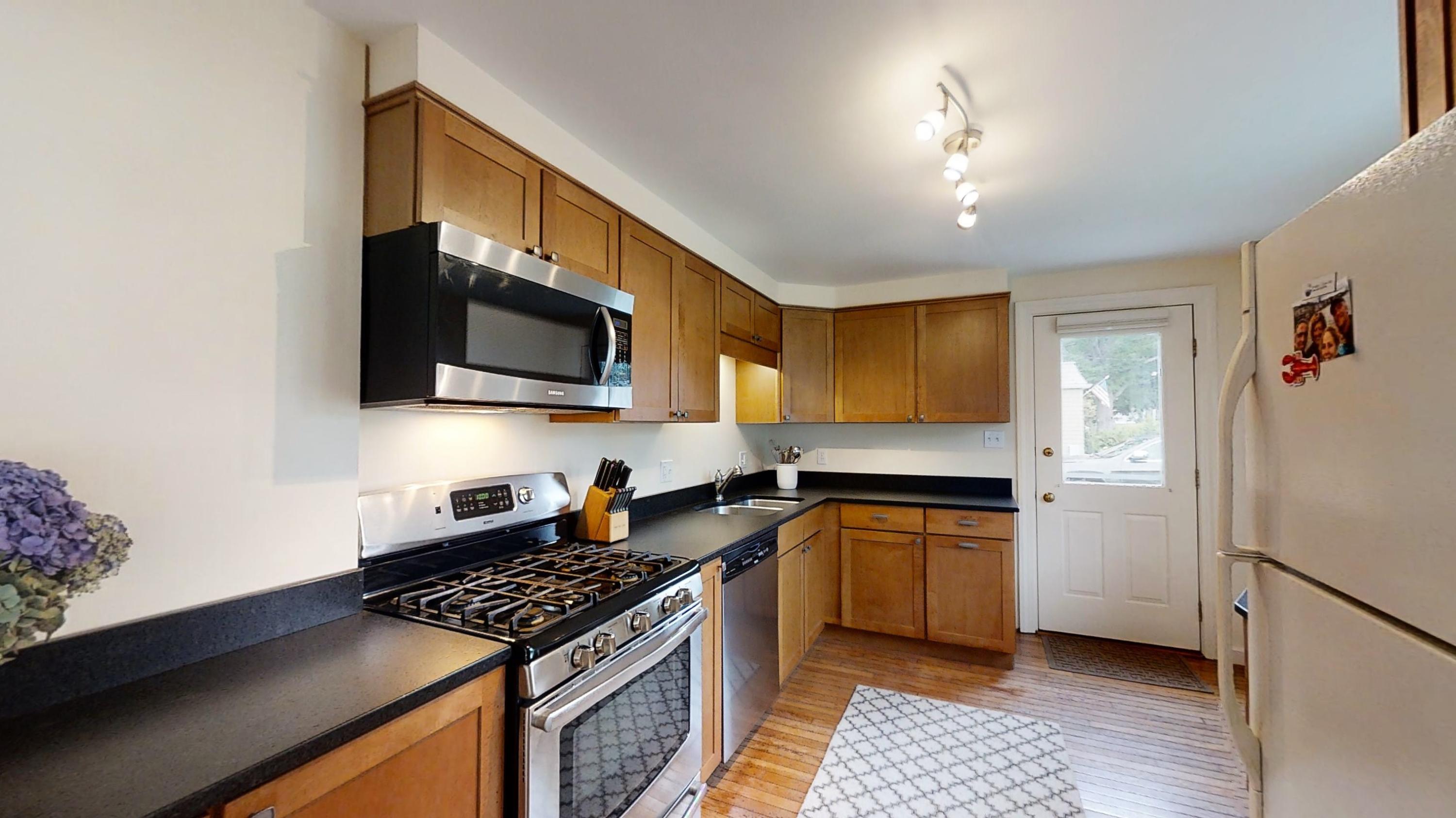 19 Phillips Road Falmouth, ME 04105 - Photo 5 of 43 Kitchen