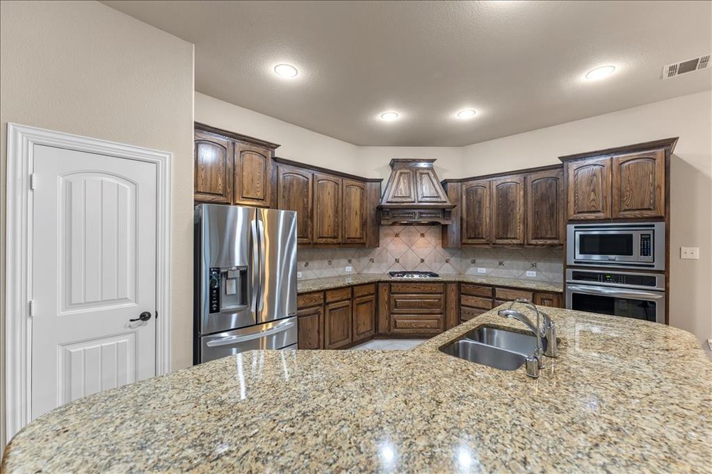 308 Fisk Lane McKinney, TX 75072 - Photo 6 of 40