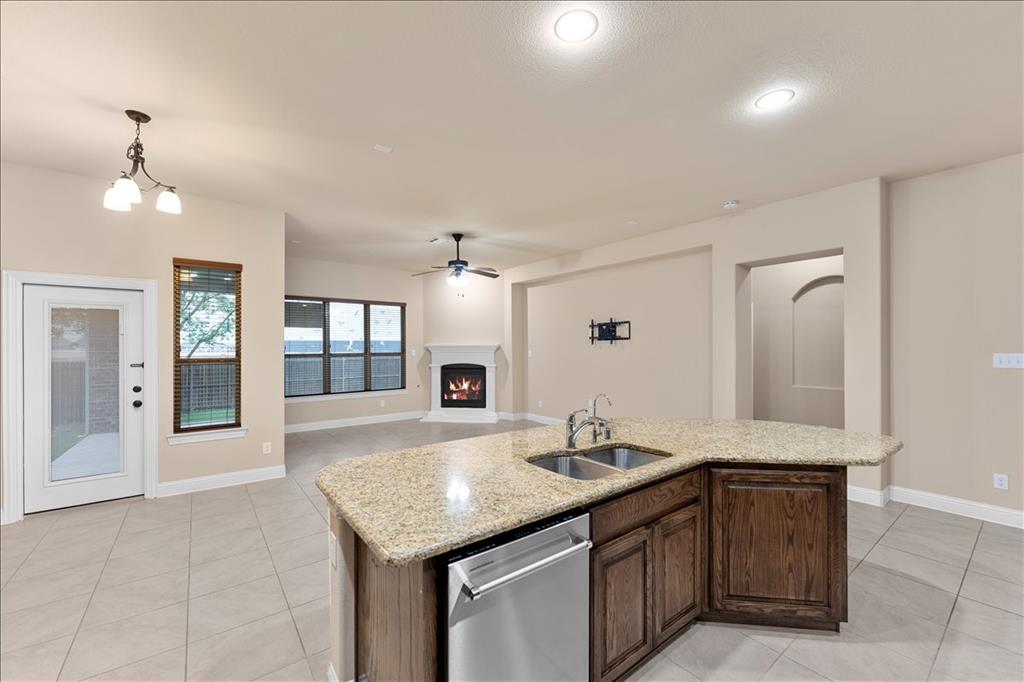 308 Fisk Lane McKinney, TX 75072 - Photo 8 of 40