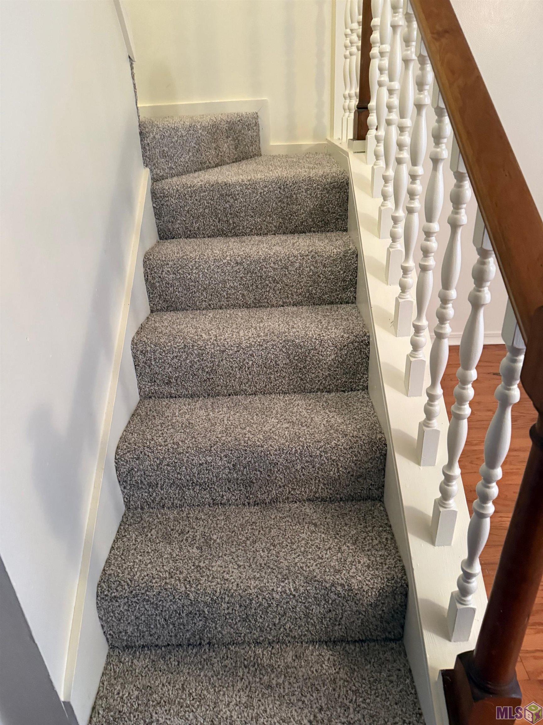 152 South Foster Drive Baton Rouge, LA 70806 - Photo 14 of 18 Stairway