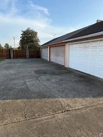 $145,000 | 152 South Foster Drive, Baton Rouge, LA 70806