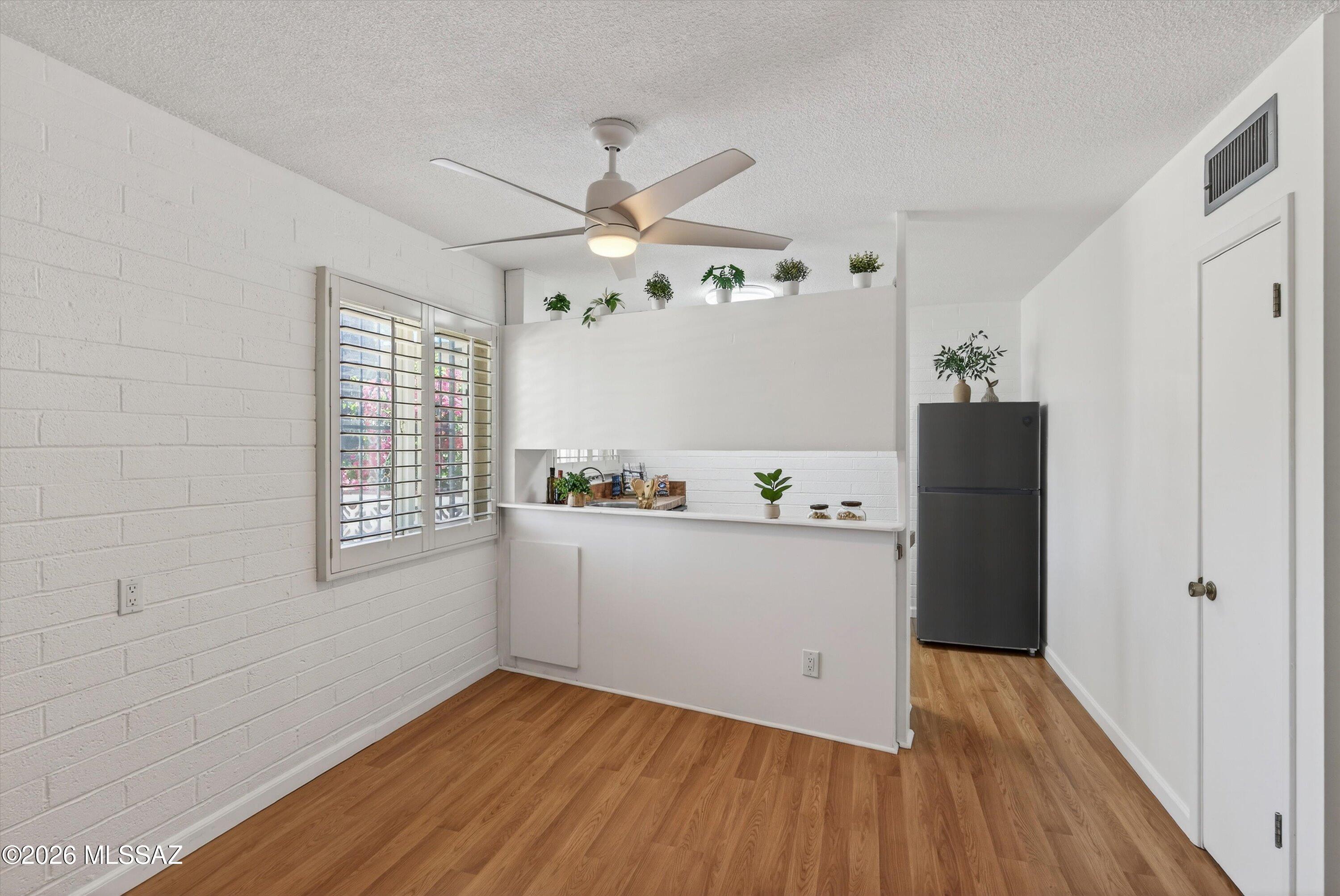 5901 North Oracle Road, Unit 24 Tucson, AZ 85704 - Photo 9 of 32 Dining Area