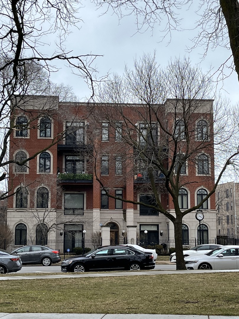 4043 South Drexel Blvd Unit 201