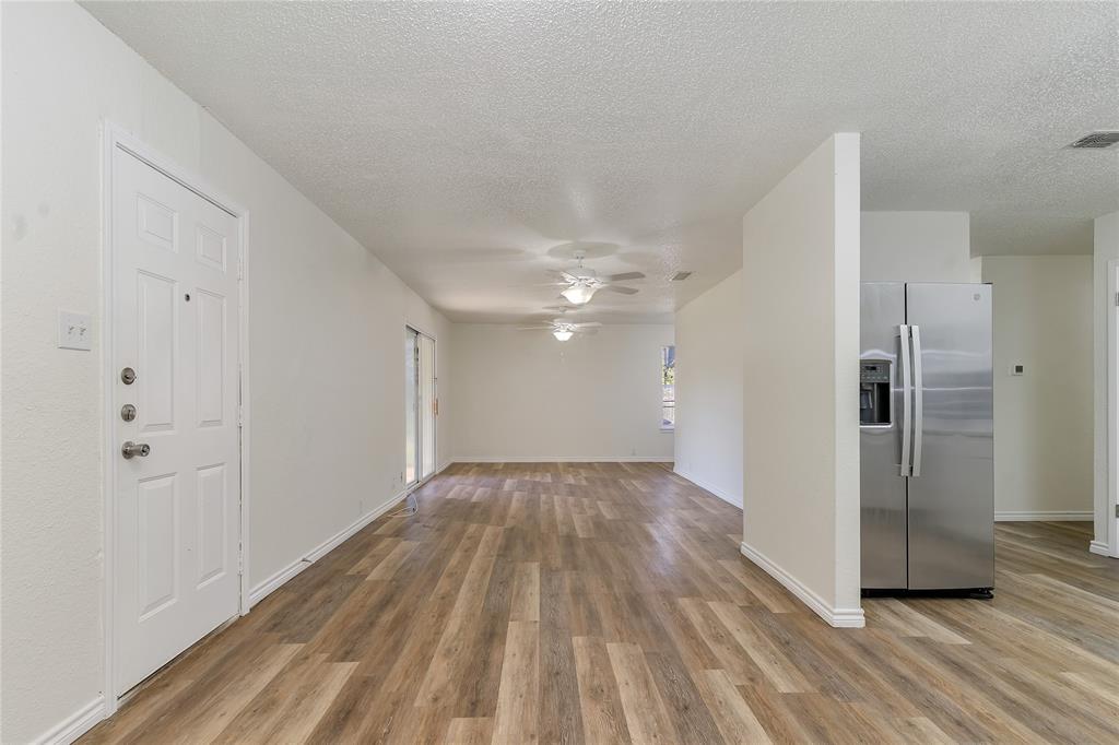 4307 Segura Court South, Unit 4309 Fort Worth, TX 76132 - Photo 3 of 15