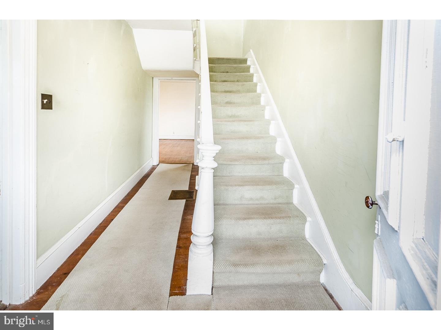 287 Federal City Road Pennington, NJ 08534 - Photo 7 of 25 Foyer