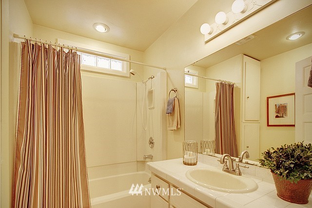1227 Rucker Avenue Everett, WA 98201 - Photo 13 of 19