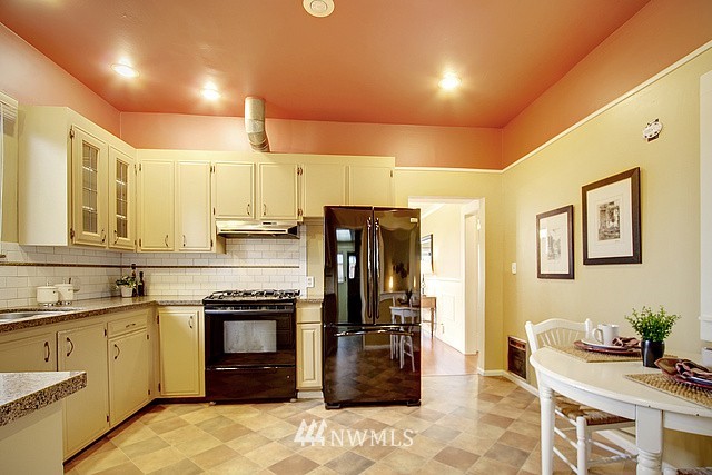 1227 Rucker Avenue Everett, WA 98201 - Photo 7 of 19