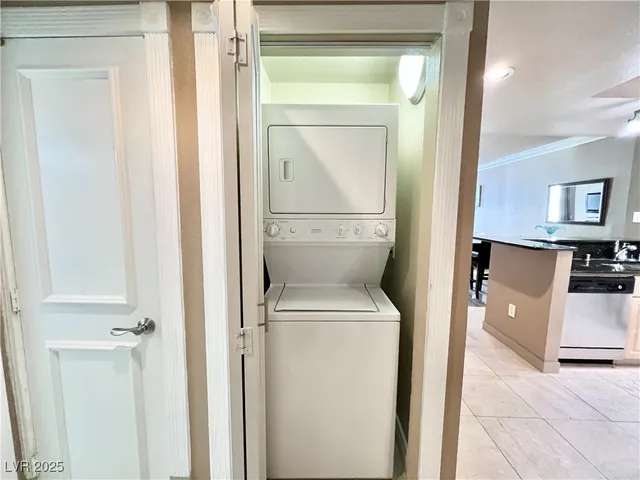 $1,895 | 260 East Flamingo Road, Unit 204, Las Vegas, NV 89169