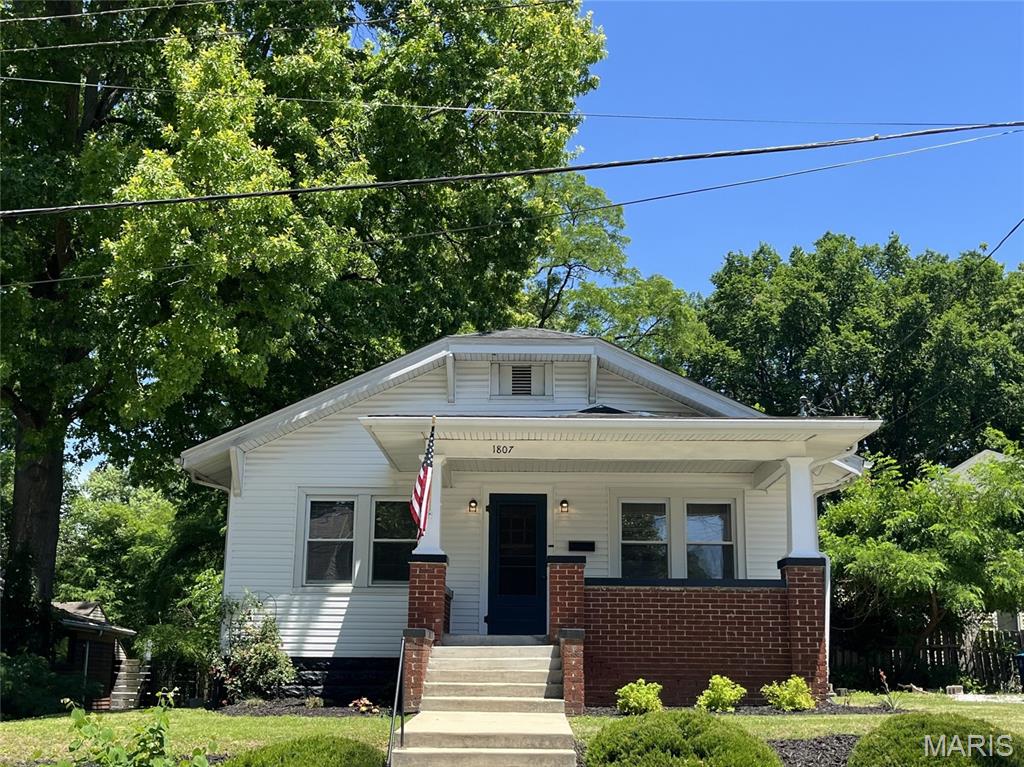 1807 Clawson Street Alton, IL 62002 - Photo 2 of 11