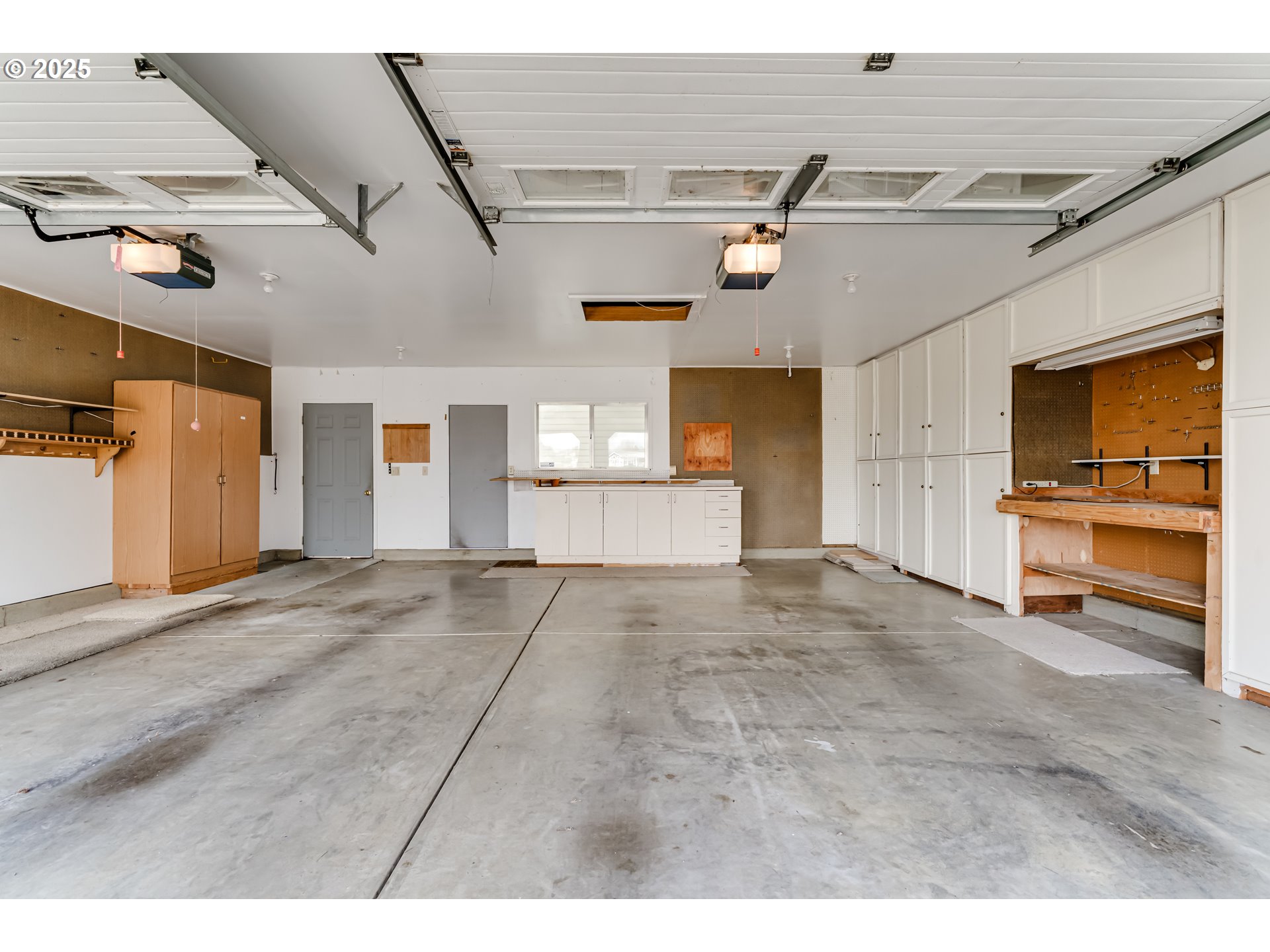 5353 Club Drive Eugene, OR 97402 - Photo 24 of 34 a view of a storage & utility room