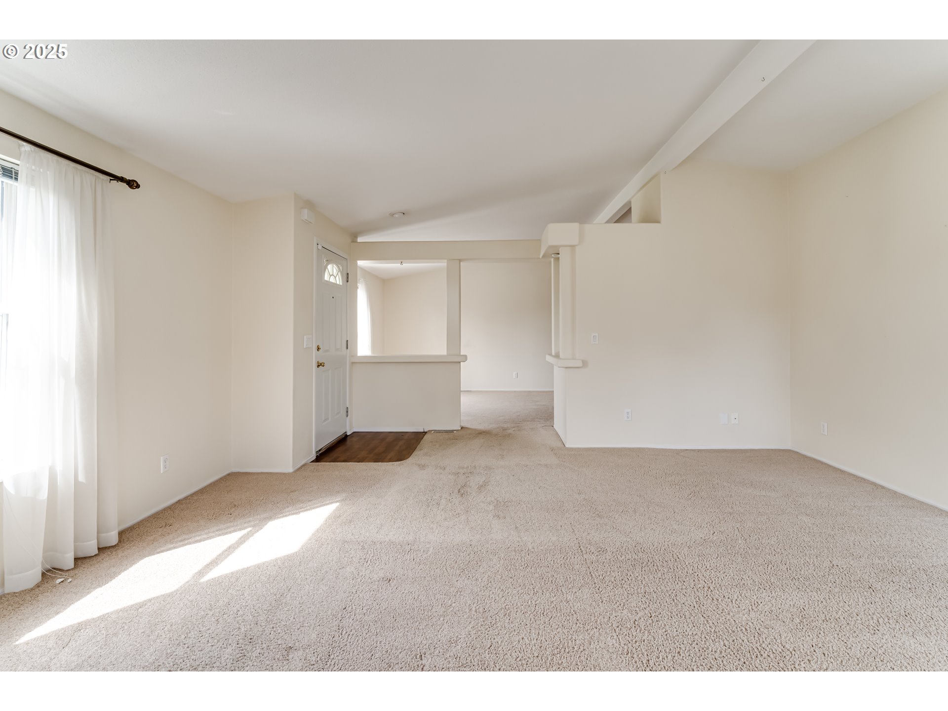 5353 Club Drive Eugene, OR 97402 - Photo 5 of 34 a view of empty room